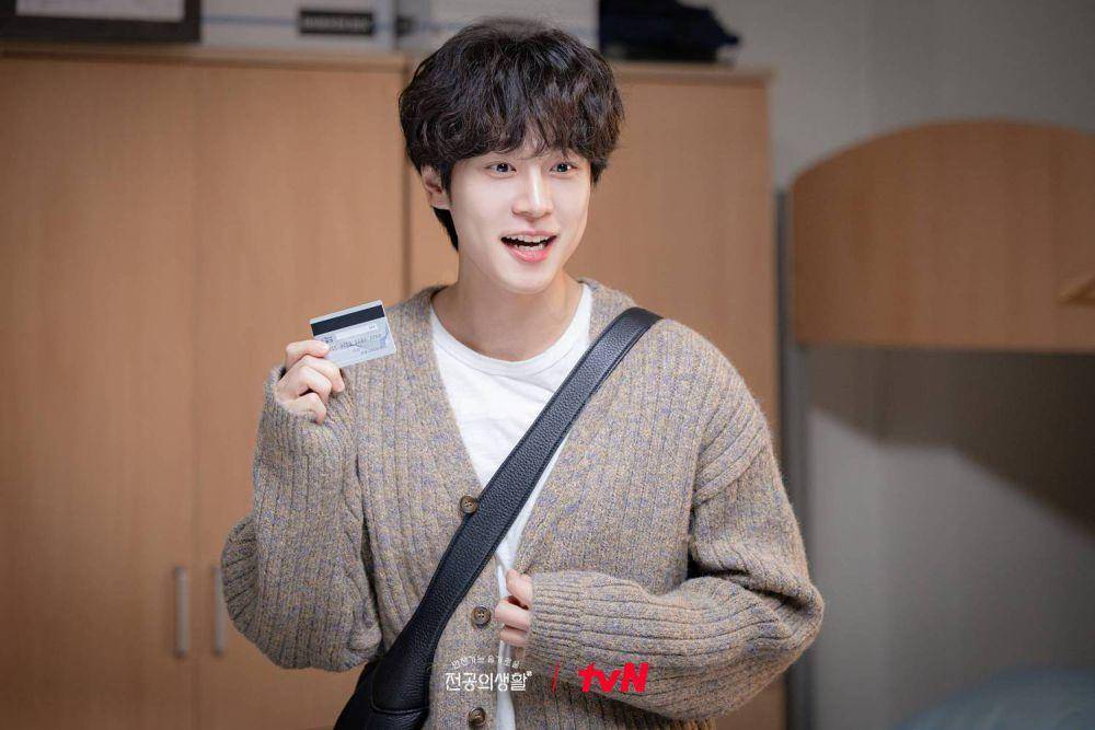Cuplikan drama Korea Resident Playbook (dok. tvN/Resident Playbook)