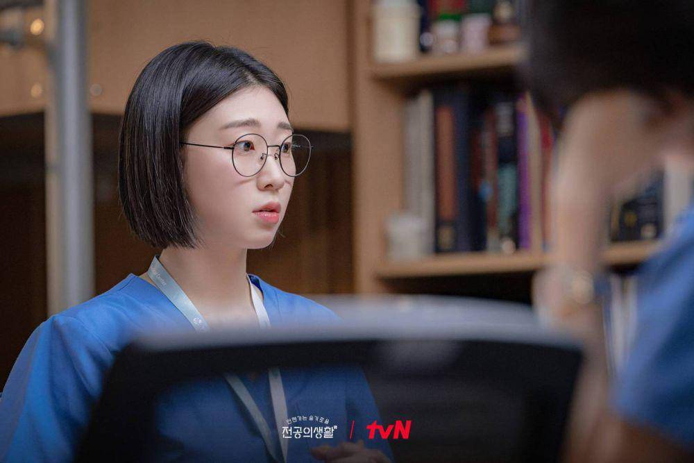 Cuplikan drama Korea Resident Playbook (dok. tvN/Resident Playbook)
