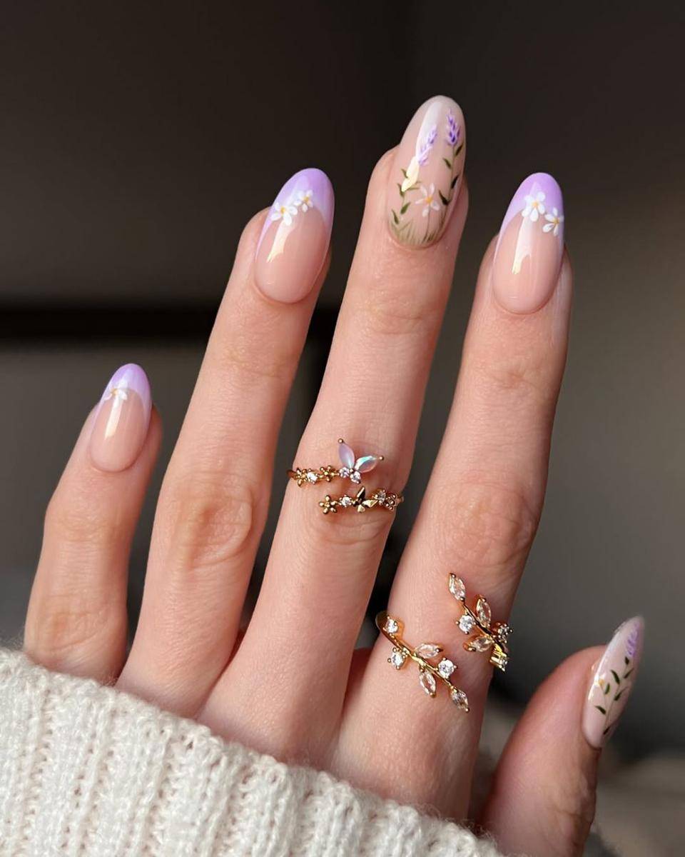 ide nail art warna lavender (instagram.com/finewinenails)