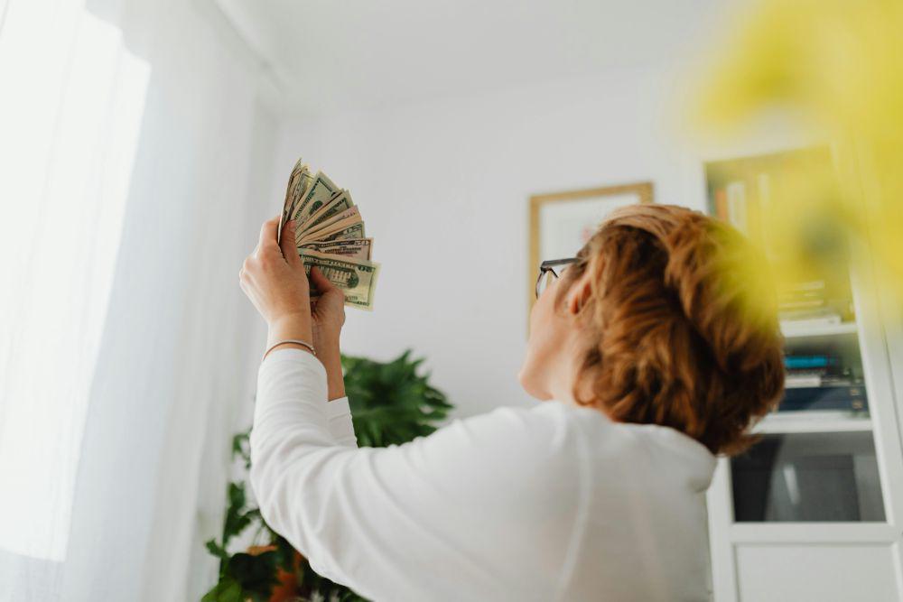 Gaji Besar tak Menjamin Kaya, Pelajaran Penting dari Rich Dad Poor Dad