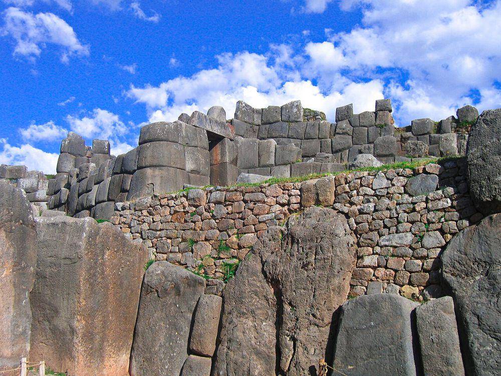 Saqsaywaman (commons.wikimedia.org/freestock.ca)