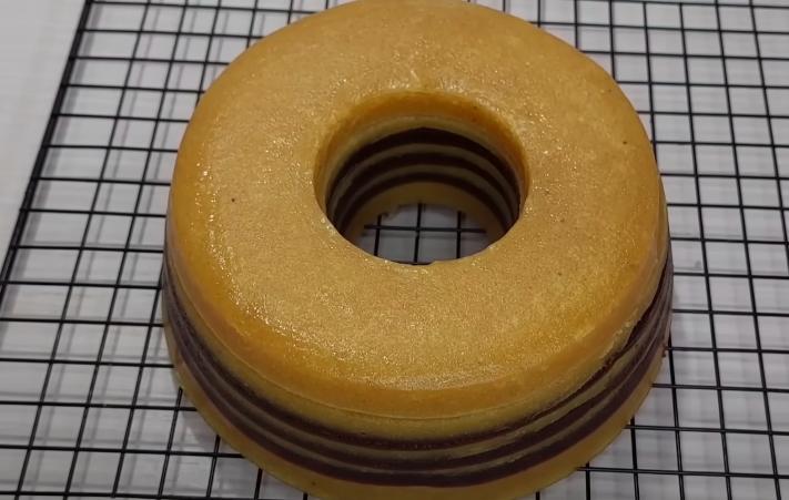 Resep Lapis Pisang Cokelat Kukus yang Lembut dan Kenyal