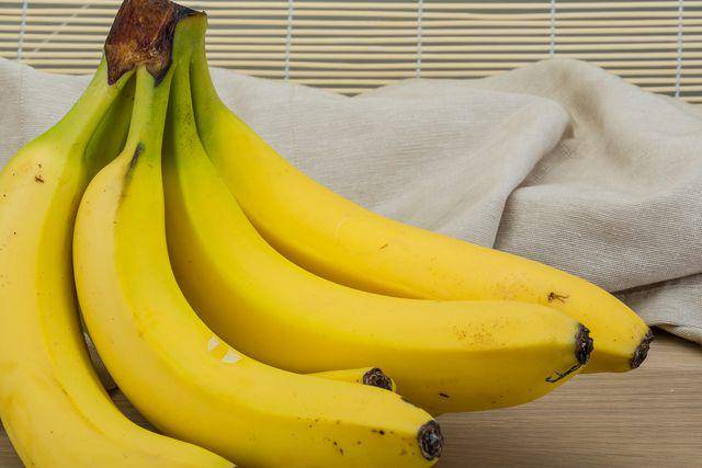 ilustrasi pisang (vecteezy.com/Andrey Starostin)