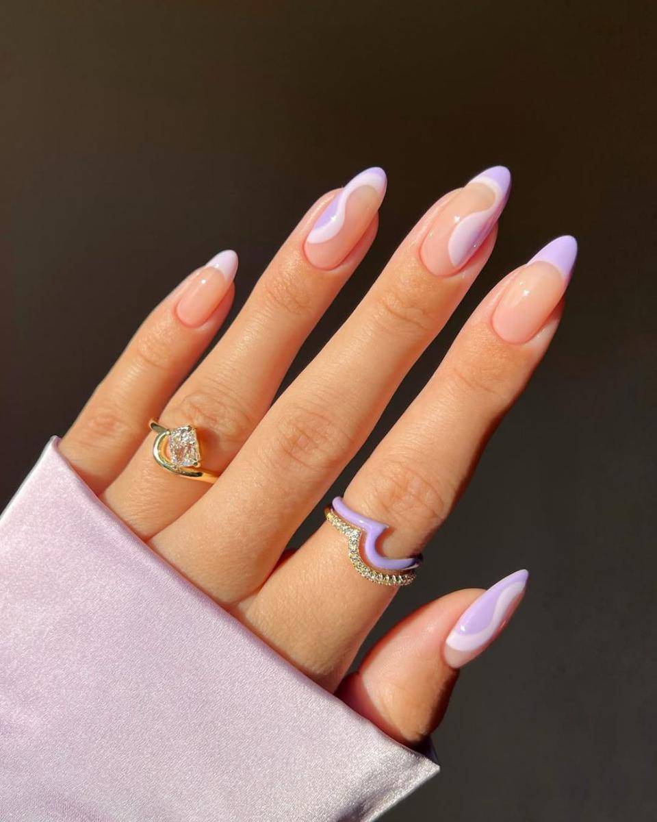 ide nail art warna lavender (instagram.com/tiffanyabbigailebeauty)