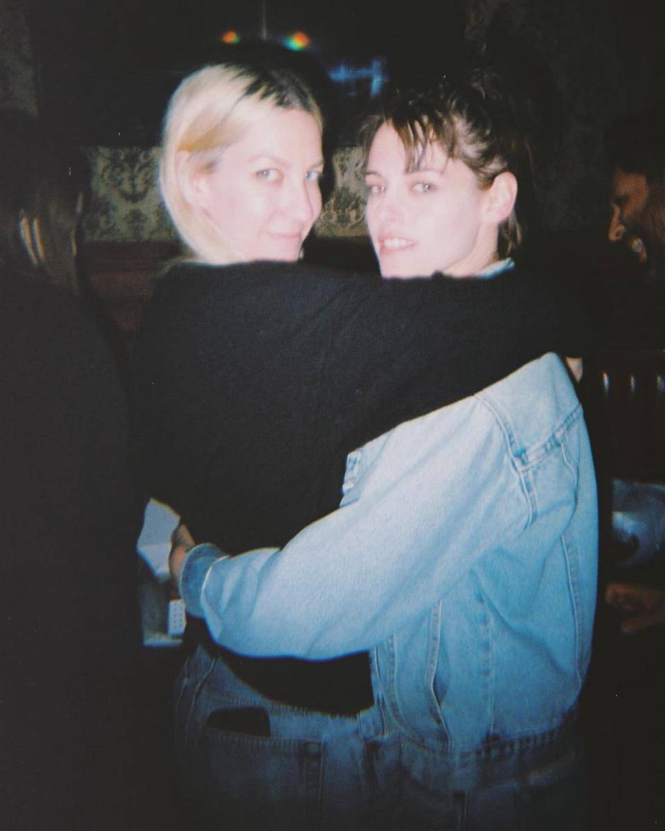 Kristen Stewart dan Dylan Meyer (instagram.com/spillzdylz)