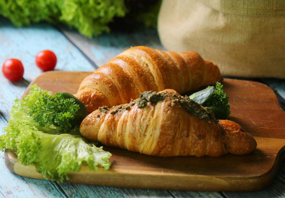 5 Tips agar Croissant Tetap Renyah Meski Diisi Salad Basah