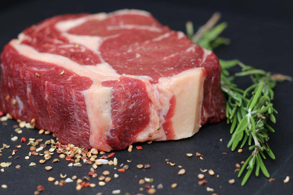 Ilustrasi daging sapi (pixabay.com/tomwieden)