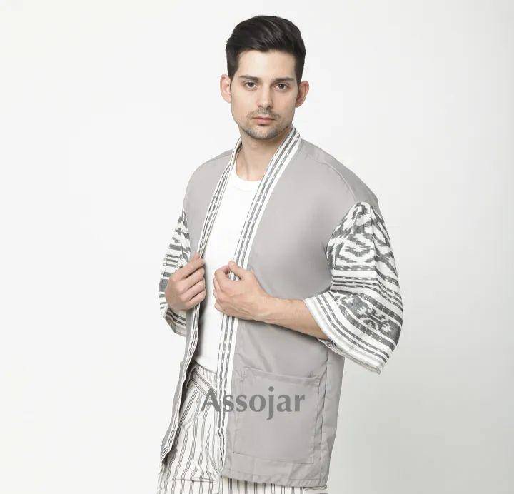 Assojar Fashion Ethnic Kimono Tenun Pria Mahapatih (lazada.co.id/Assojar fashion ethnic)