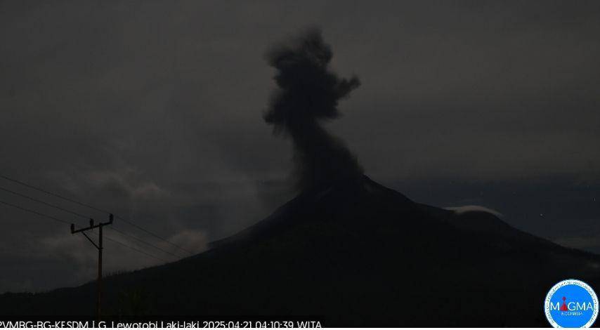 Letusan Gunung Api Lewotobi Laki-laki pukul 04:08 WITA, 21 April 2025. (Dok MAGMA Indonesia)