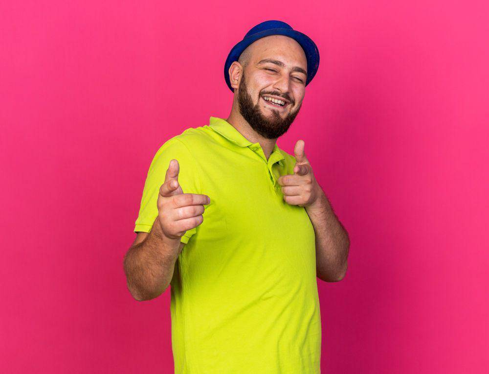 ilustrasi outfit pria warna lime (freepik.com/stockking)
