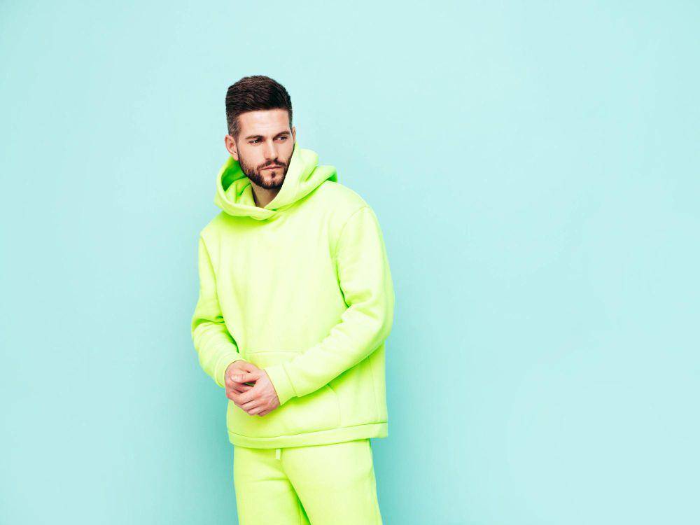 ilustrasi outfit pria warna lime (freepik.com/halayalex)