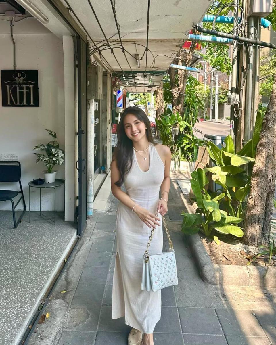 Inspirasi OOTD ala Angie Marcheria (instagram.com/angiemstwn)