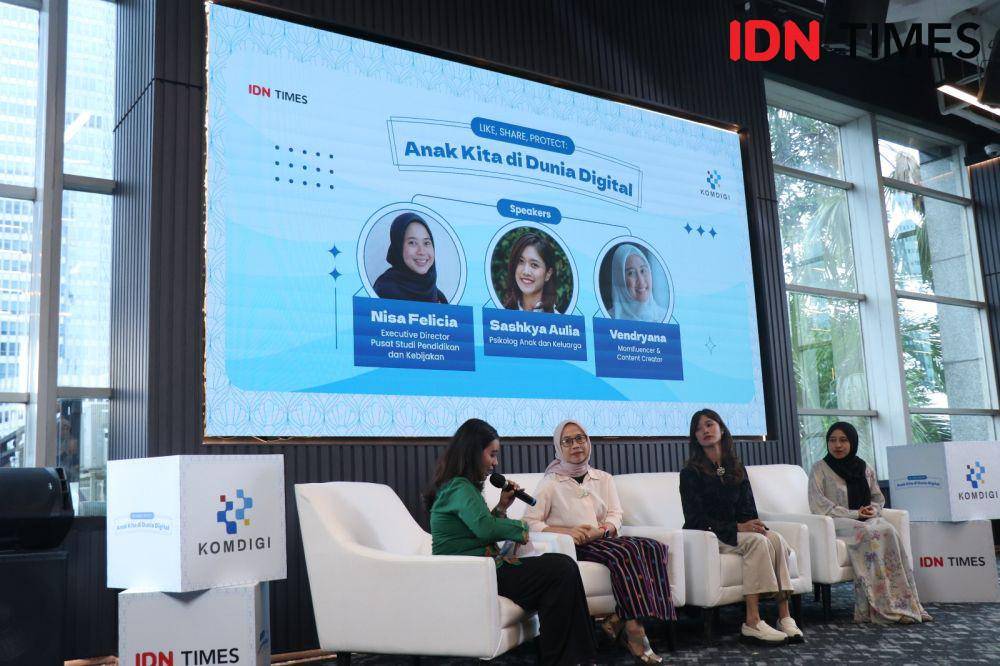 Acara Talkshow bertajuk “LIKE, SHARE, PROTECT: Anak Kita di Dunia Digital yang diselenggarakan di IDN HQ, Senin, 21 April 2025 (IDN Times/Alya Dwi Achyarini)