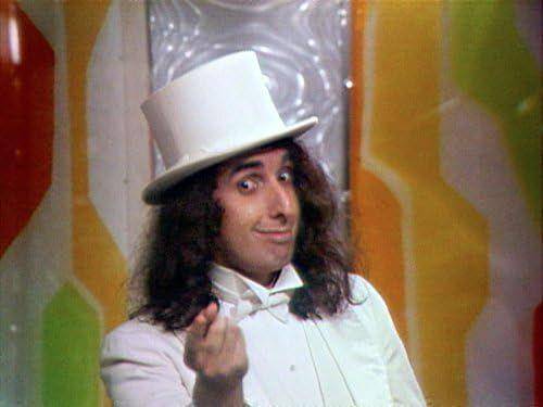 Tiny Tim di Rowan & Martin's Laugh-In (dok. Romart Inc./Rowan & Martin's Laugh-In)