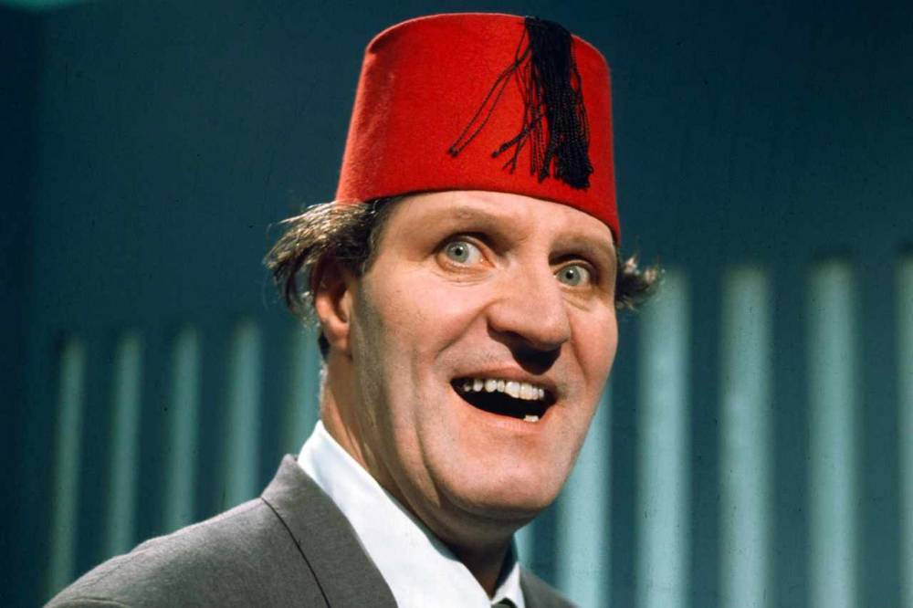 Tommy Cooper (wikimedia.org)
