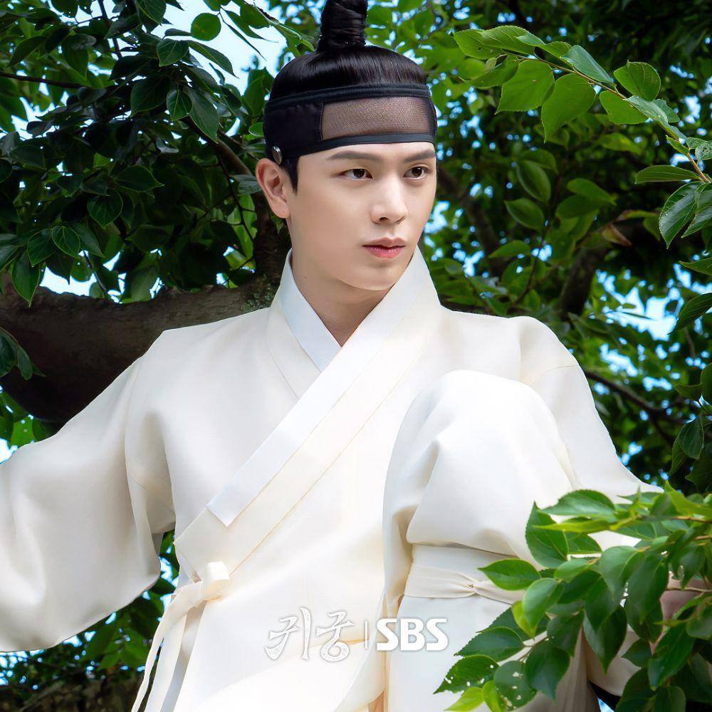Yook Sung Jae di The Haunted Palace (dok. SBS/The Haunted Palace)