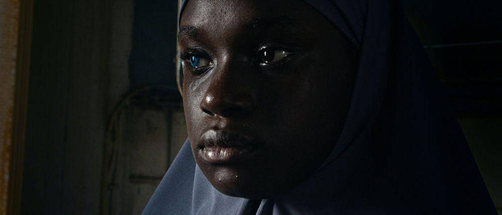 Aisha Can't Fly Away (dok. Station Films/Aisha Can't Fly Away)