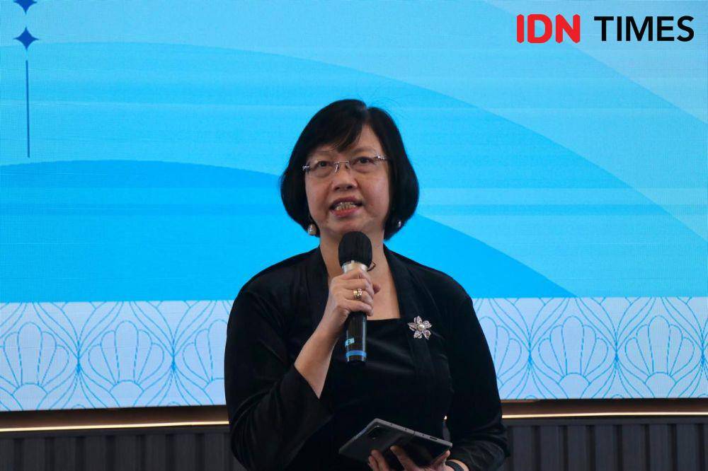 Uni Lubis, Editor in Chief IDN Times dalam acara "LIKE, SHARE, PROTECT: ANAK KITA DI DUNIA DIGITAL" di Gedung IDN HQ pada Senin (21/4/2025). (IDN Times/Alya Achyarini)