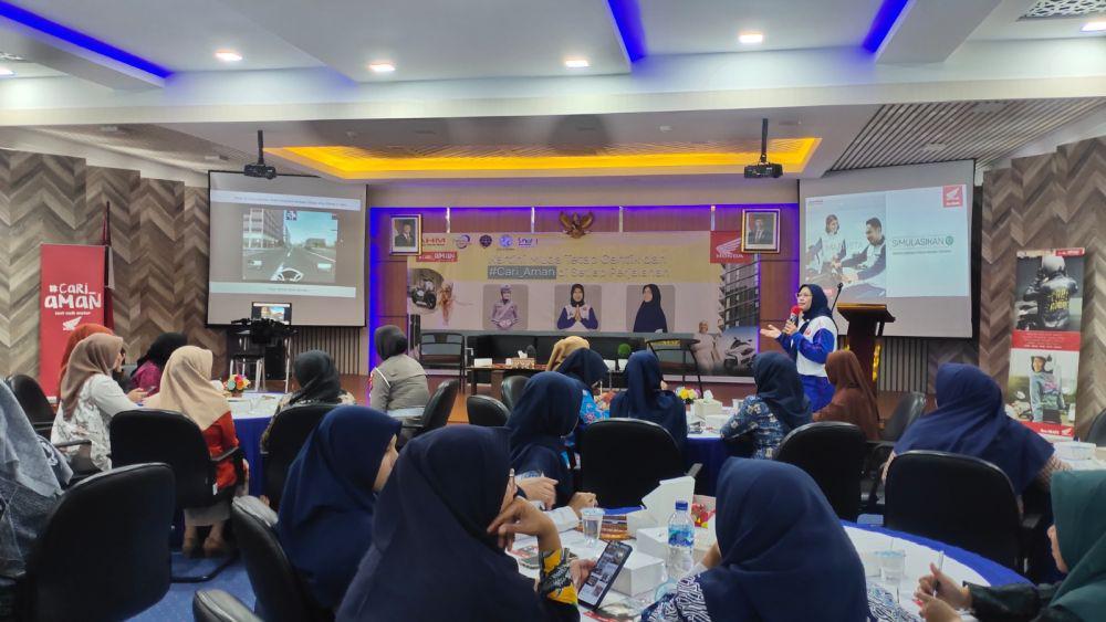 AHM Edukasi Keselamatan Berkendara bagi Perempuan di Hari Kartini