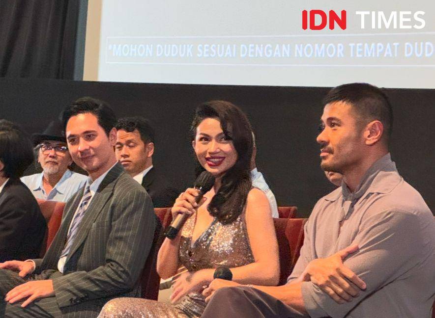 potret para pemain dan tim produksi film Perang Kota pada Senin (21/4/2025) (IDN Times/Elizabeth Chiquita)