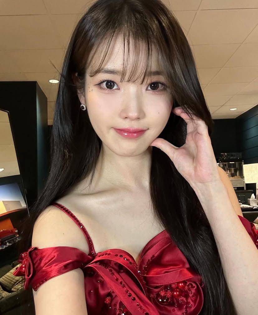 potret IU (Instagram.com/dlwlrma)