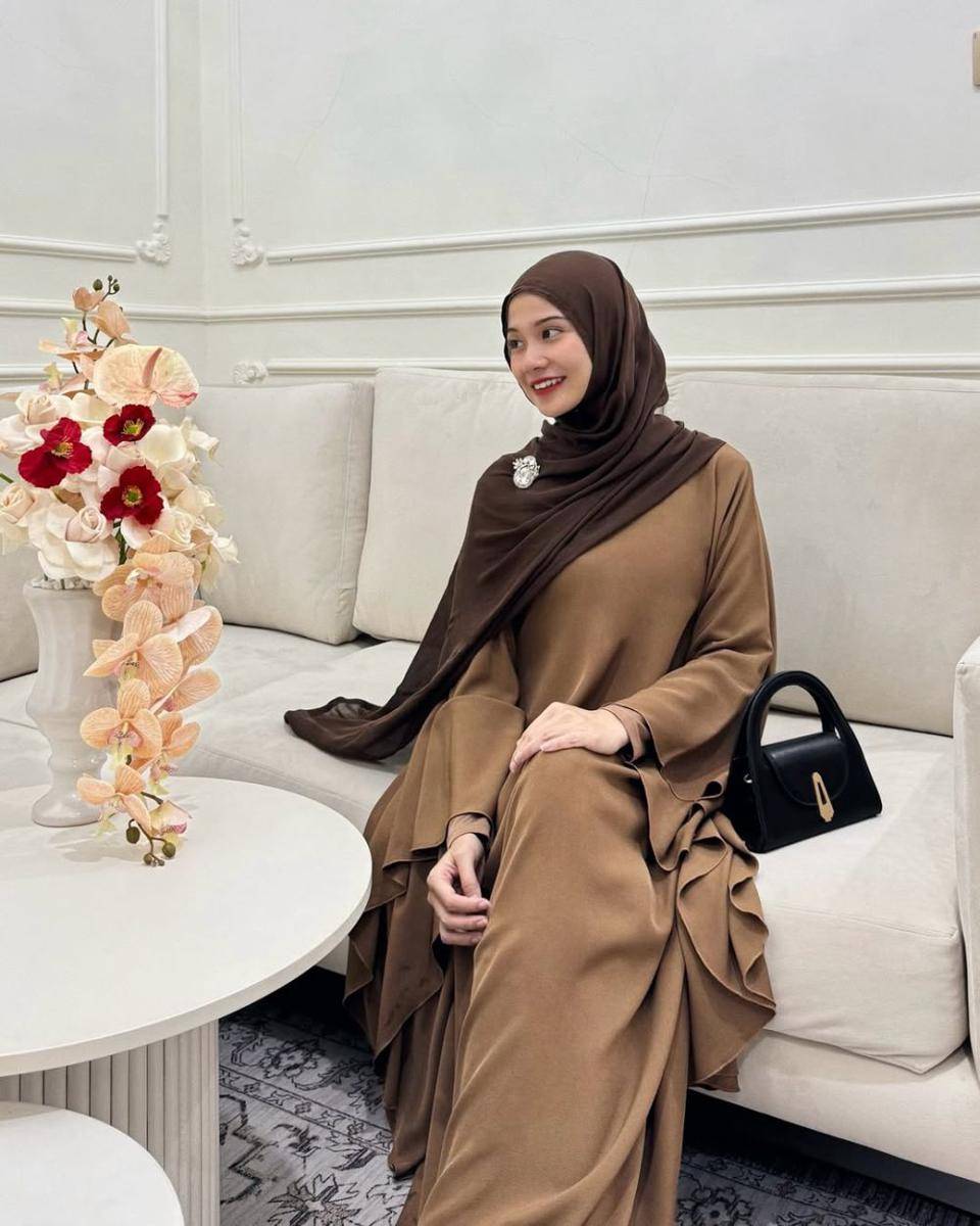 Inspirasi OOTD ala Amelia ANdani (instagram.com/ameliandanii)