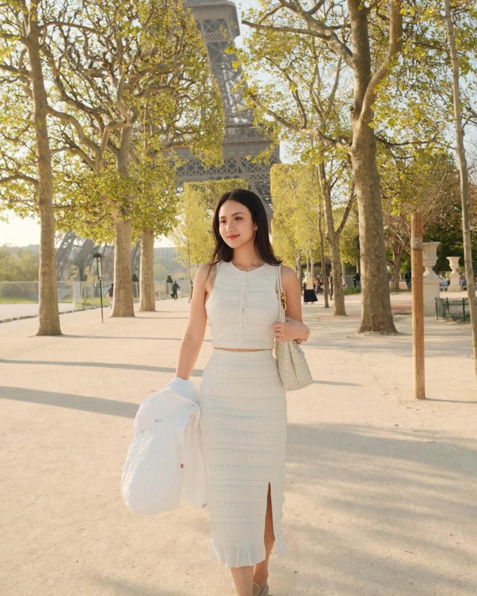 Inspirasi OOTD ala Angie Marcheria (instagram.com/angiemstwn)