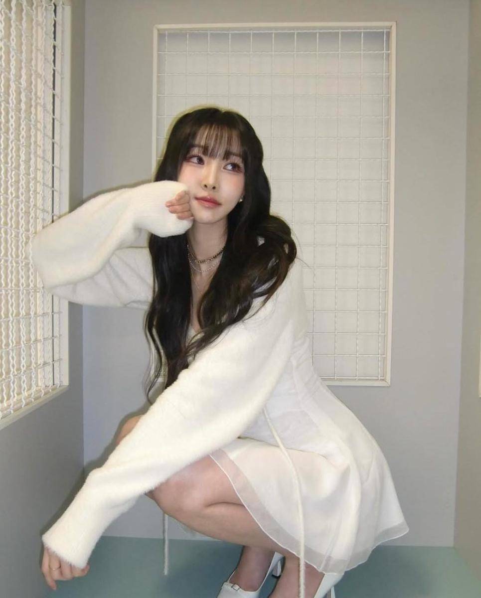 Yuju GFRIEND (instagram.com/yuuzth)
