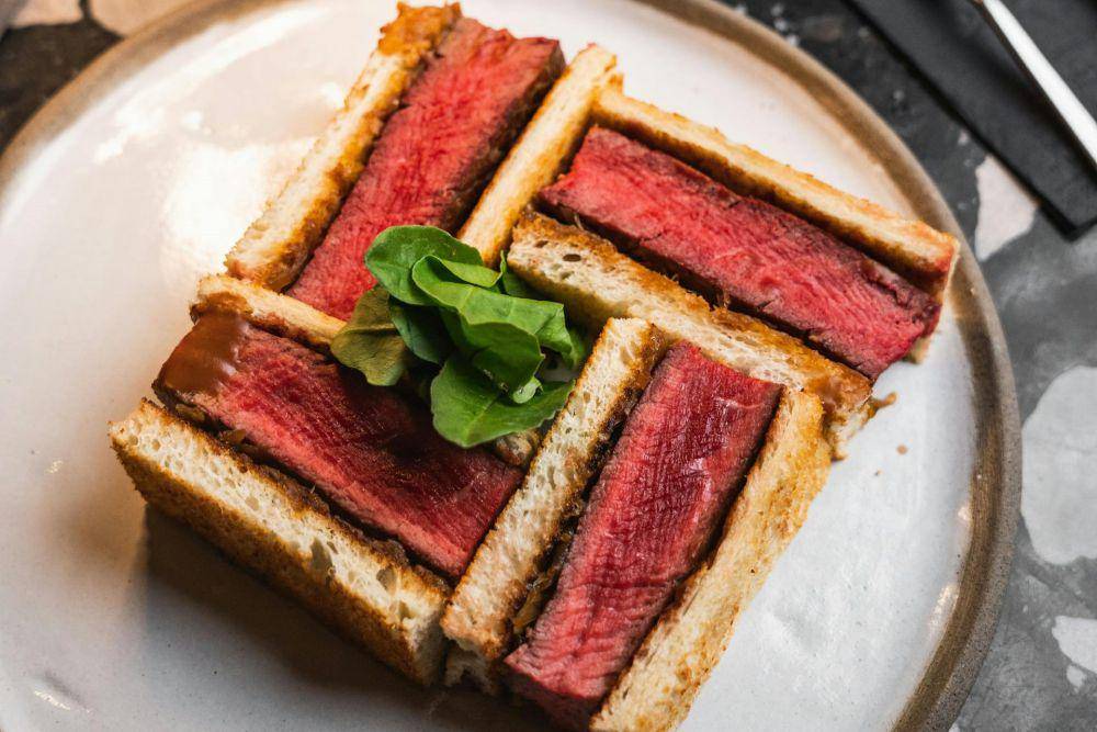 ilustrasi sarapan steak (pexels.com/dorukhan pekcan)