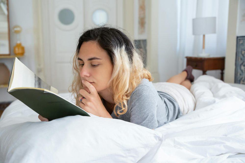 Staycation di Bookcabin? Ini 6 Buku yang Cocok Buat Temanmu