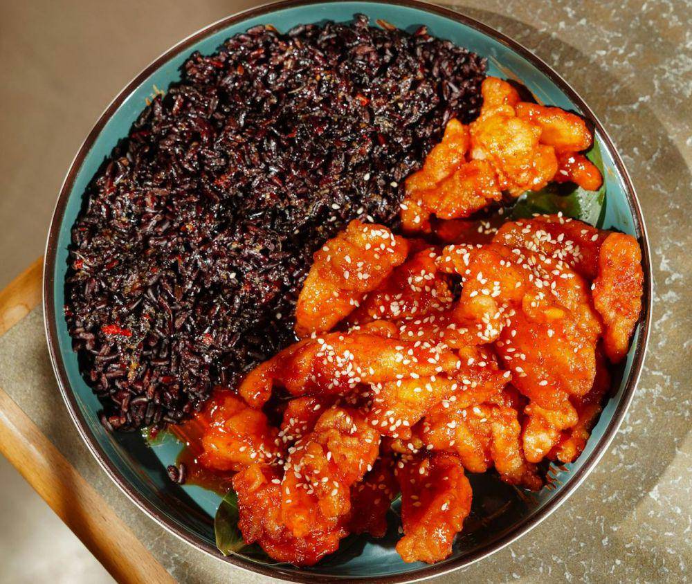 ilustrasi nasi hitam (pexels.com/Nadin Sh)