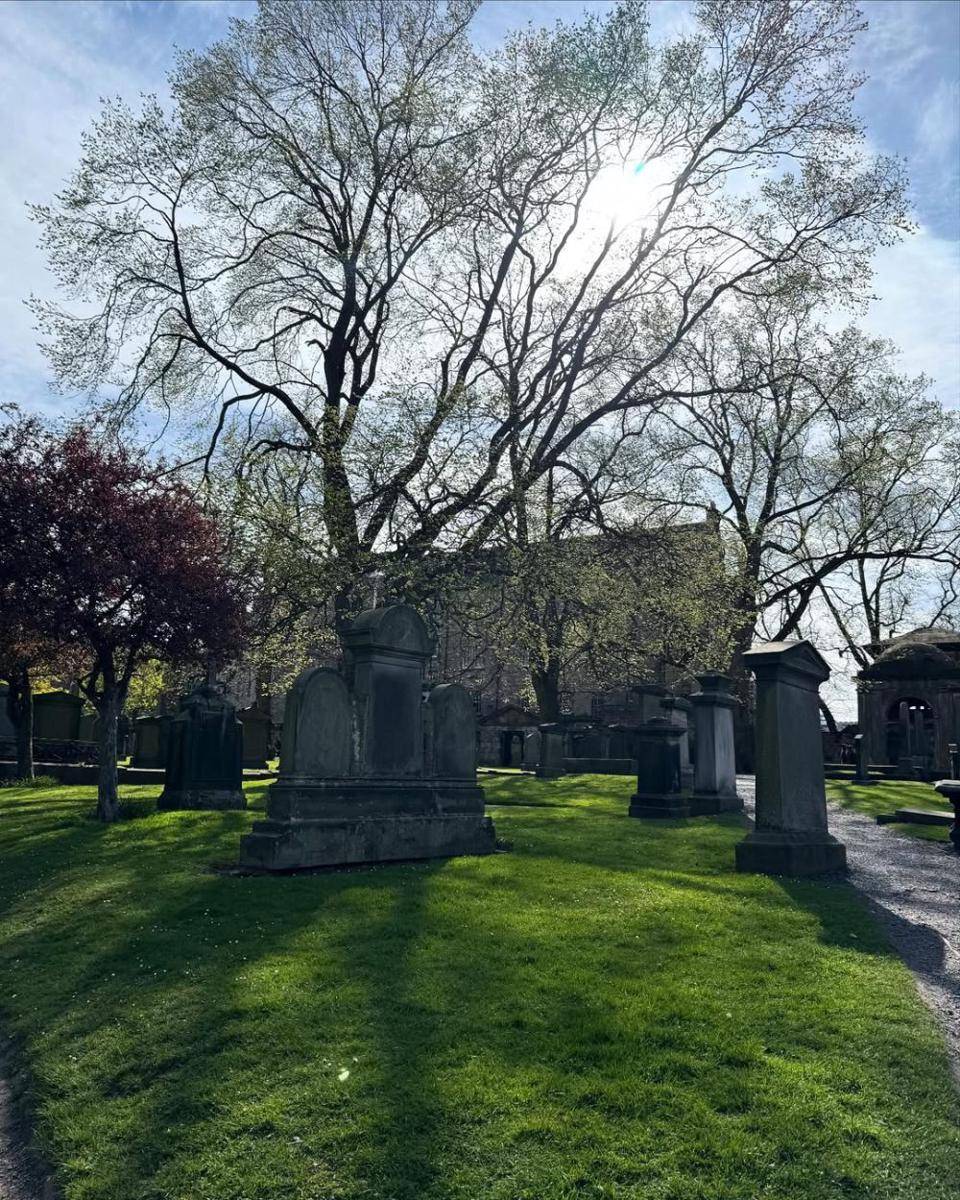 potret Greyfriars Kirkyard (instagram.com/adieztyfersa)
