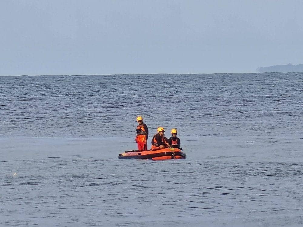 Pencarian korban hanyut di perairan Pasie Nan Tigo (Foto: Basarnas Padang)