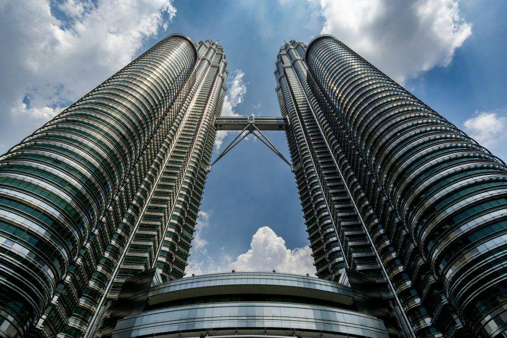 ilustrasi Menara Kembar Petronas, Malaysia (unsplash.com/Valeriano G)