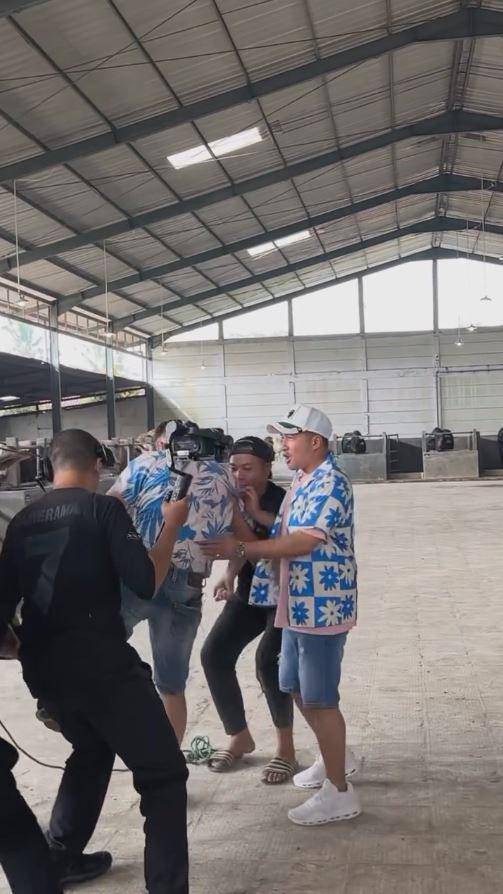Raffi Ahmad jatuh dari sapi (Instagram.com/raffinagita1717)