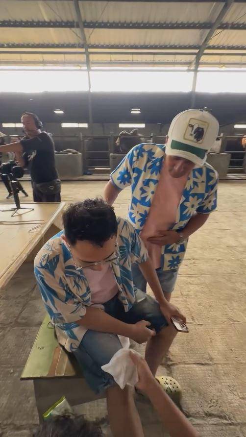 Raffi Ahmad jatuh dari sapi (Instagram.com/raffinagita1717)