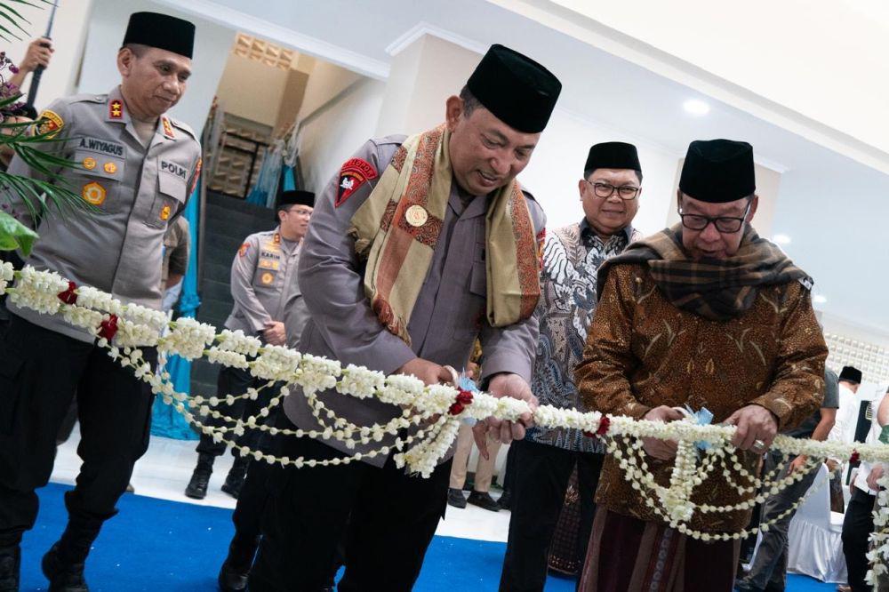 Bank Mandiri Perkuat Fasilitas Ponpes Al-Inaaroh Al-Hikam di Cirebon