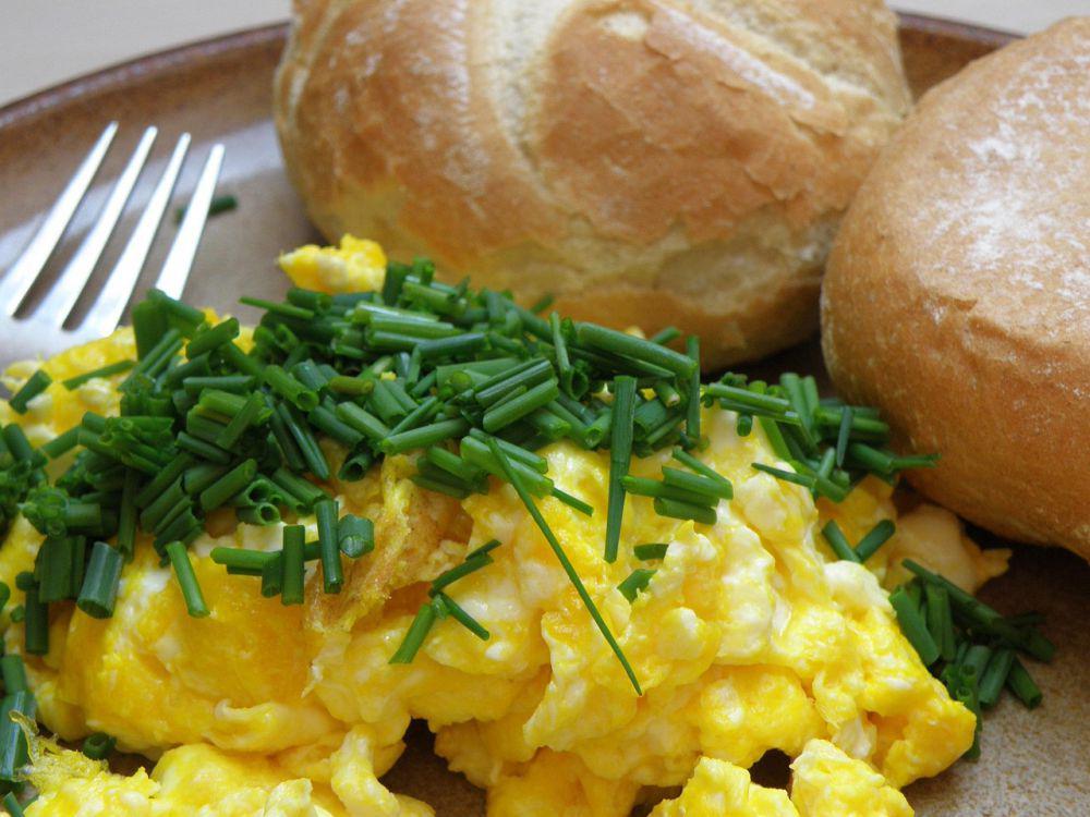 8 Pelengkap Menu Sarapan Scrambled Egg, Komplit dan Kenyang!