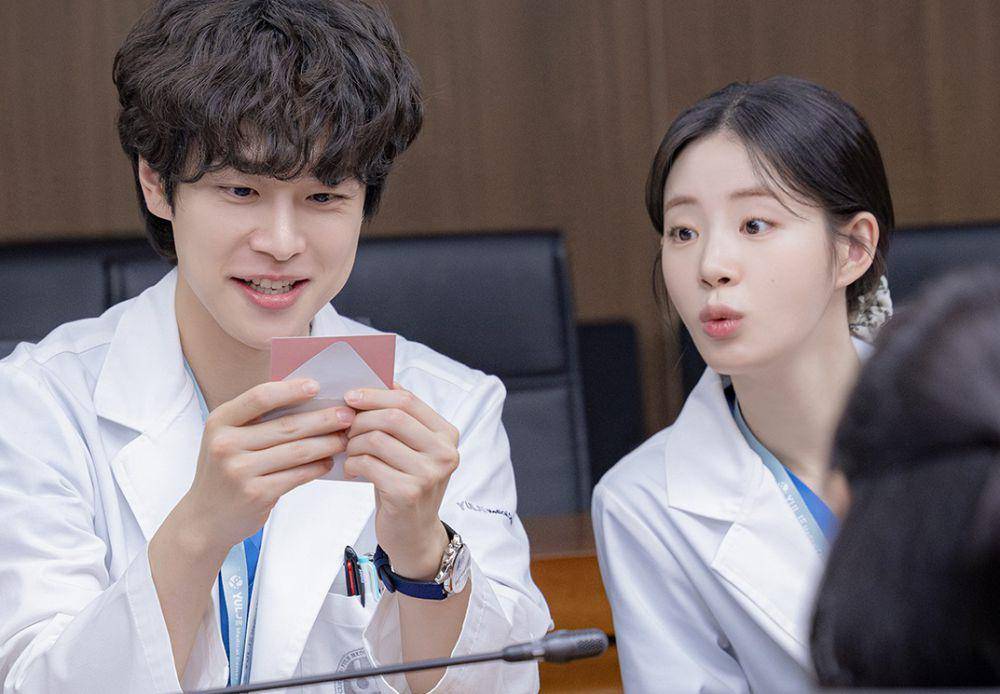still cut drama Korea Resident Playbook (instagram.com/tvn_drama)