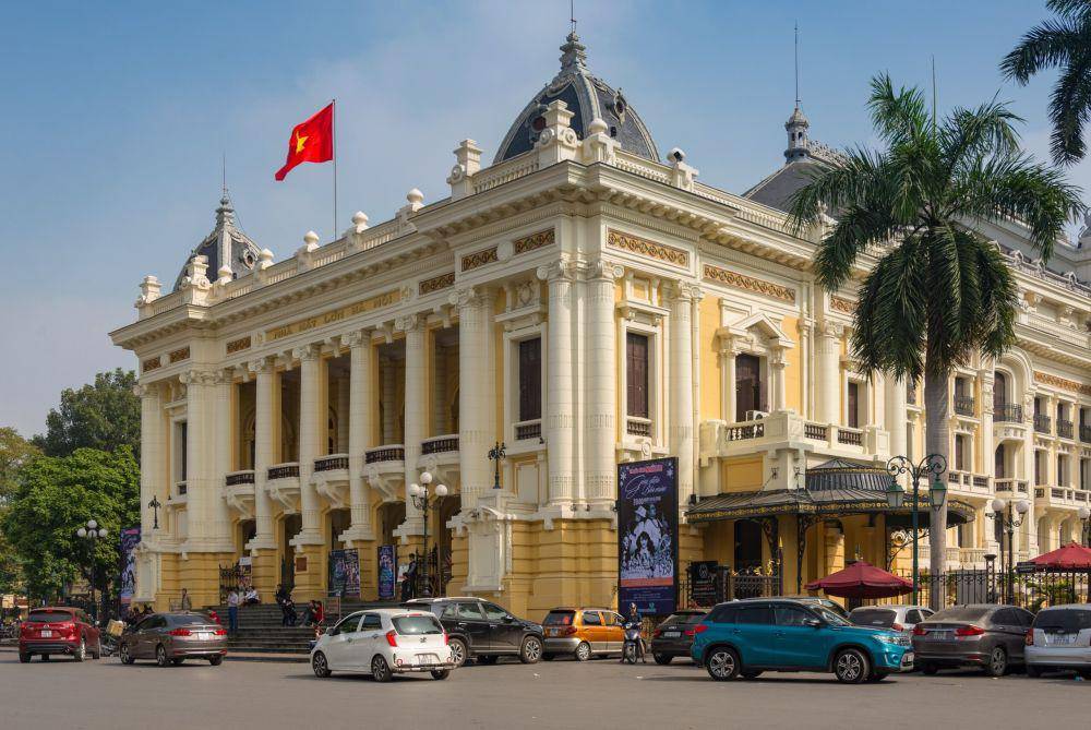 Hanoi Opera House (https://en.wikipedia.org/)