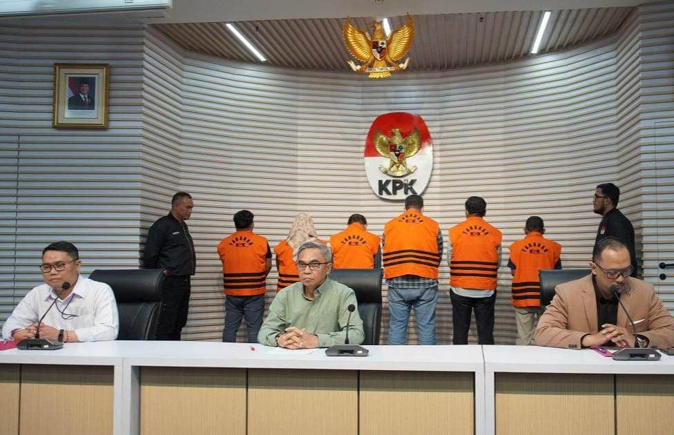 Konferensi pers penetapan tersangka kasus dugaan korupsi di lingkungan Dinas PUPR Kabupaten OKU, Sumsel. (Dok. KPK).