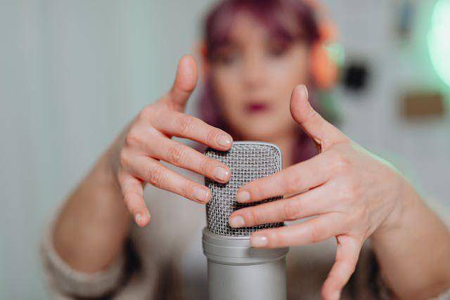 ilustrasi suara ASMR (pexels.com/kaboompics)