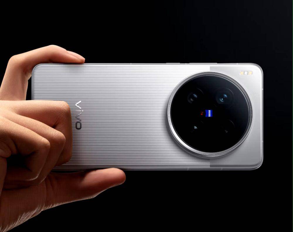 tampilan sisi belakang vivo X200 Ultra (vivo.com)