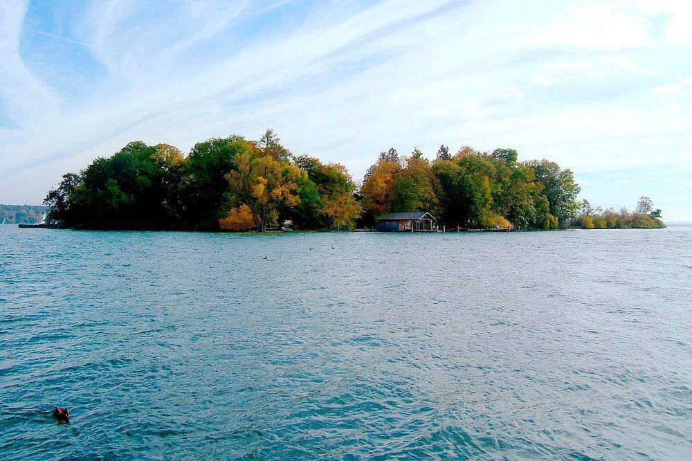 Pulau Roseninsel (commons.wikimedia.org/Petermann)