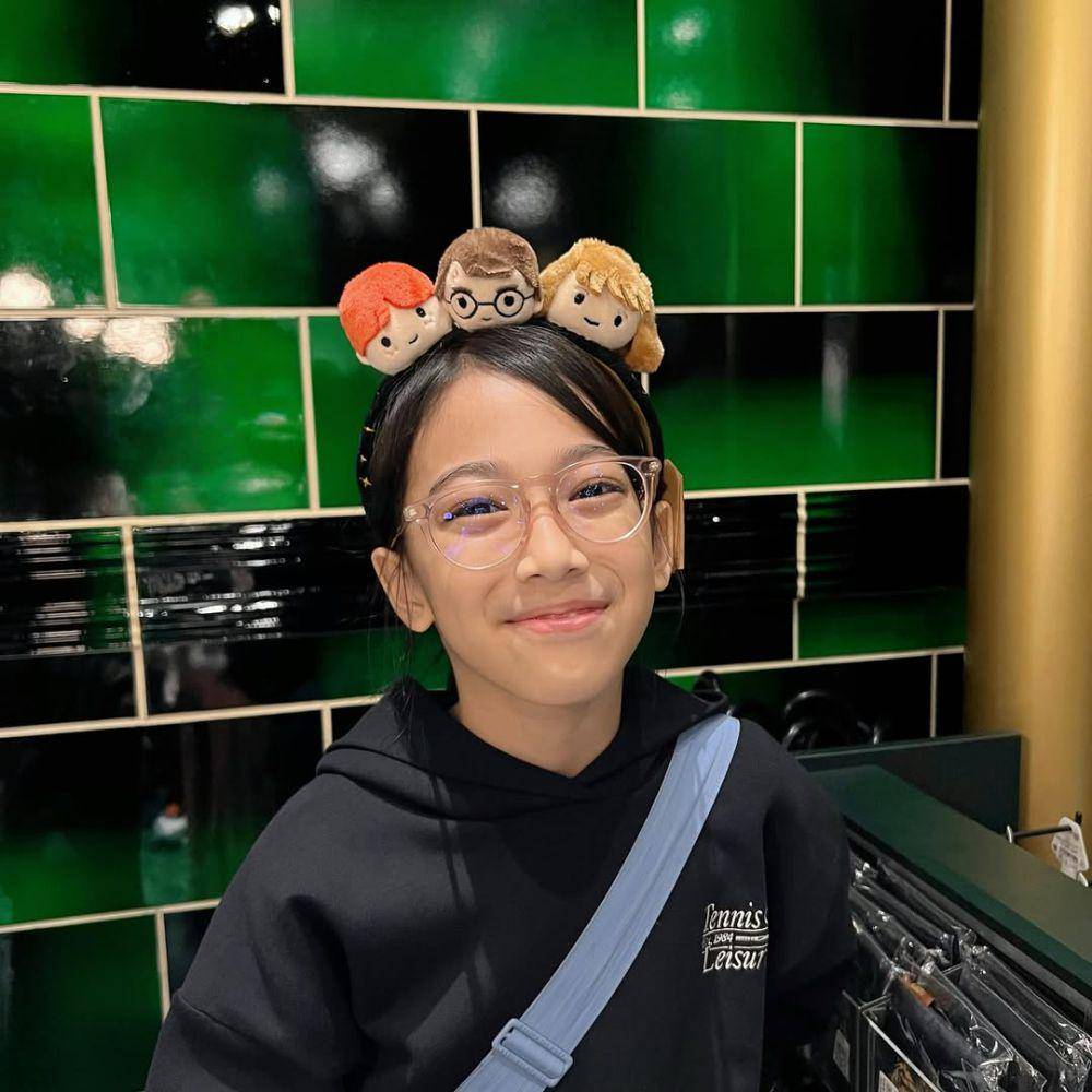 potret keluarga Poppy Bunga (instagram.com/poppybungariphat)