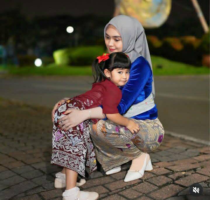 potret anak artis peringati Hari Kartini 2025 (instagram.com/riaricis1795)