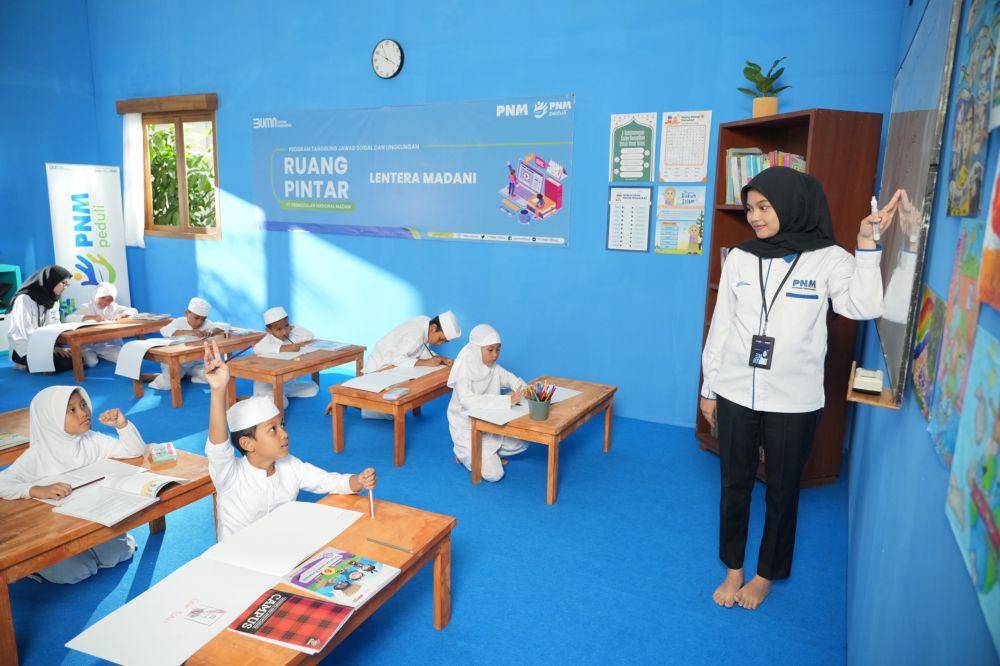 PT Permodalan Nasional Madani (PNM) terus berkomitmen mendukung pendidikan berkualitas melalui program Ruang Pintar. (dok. PNM)
