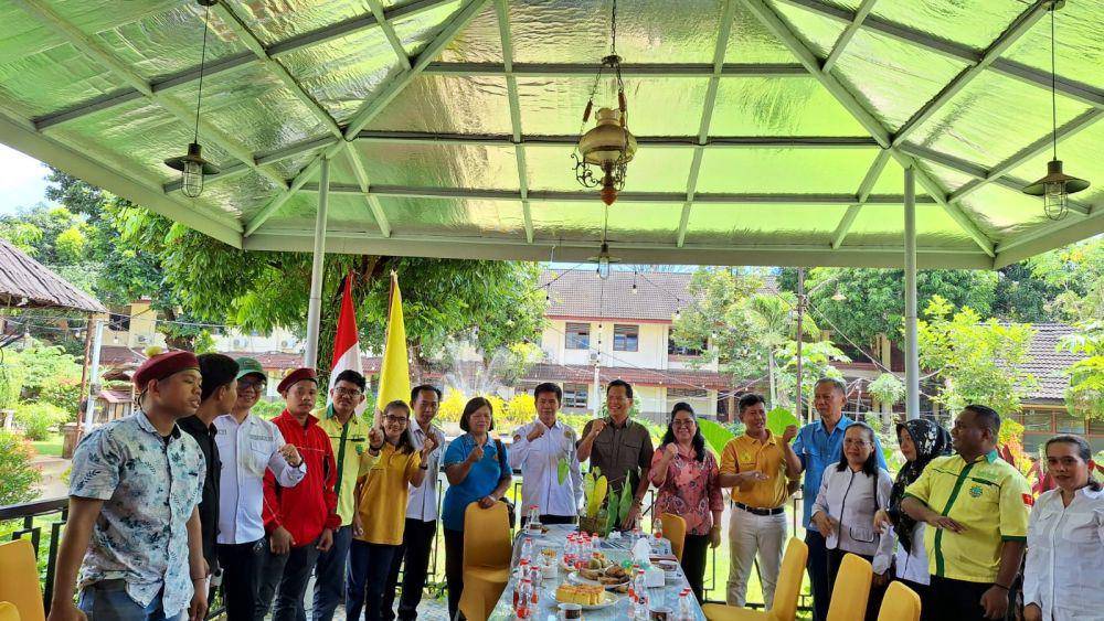 Kegiatan menanam sejuta pohon matoa yang diinisasi oleh Kementerian Agama RI. (Dok. Istimewa)