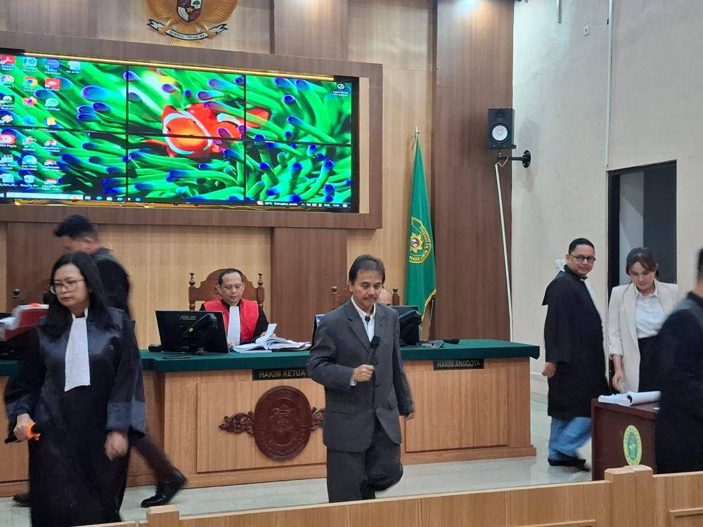 Roy Suryo saat menjadi saksi ahli di sidang Isa Zega. (IDN Times/Rizal Adhi Pratama)