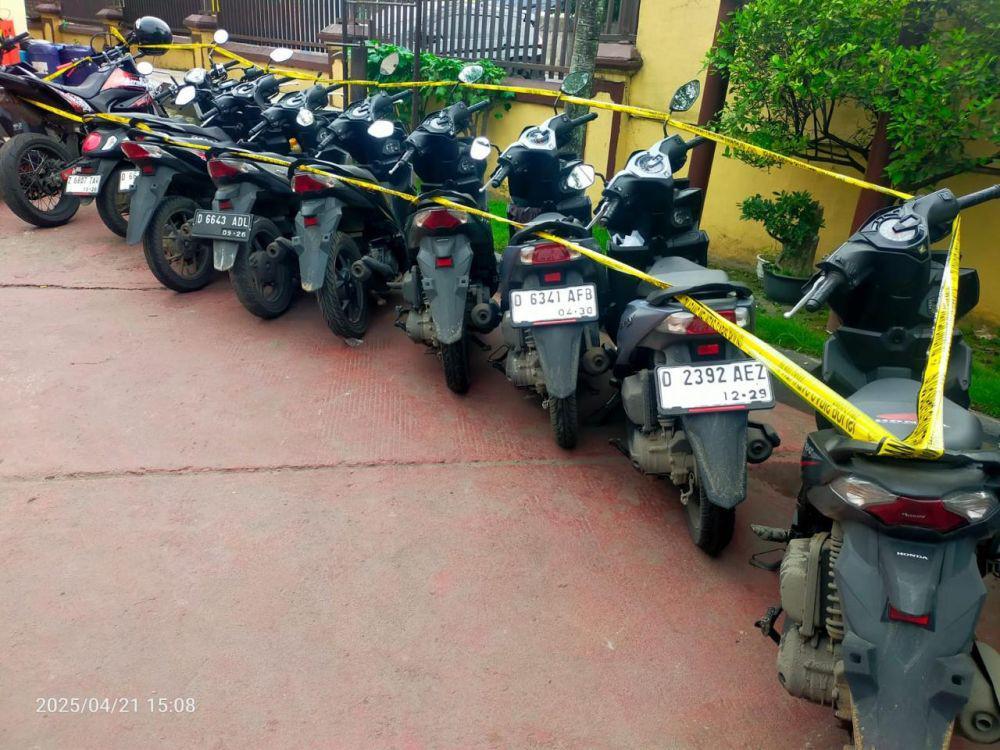 Polresta Bandung Ringkus Tujuh Penadah Motor Curian